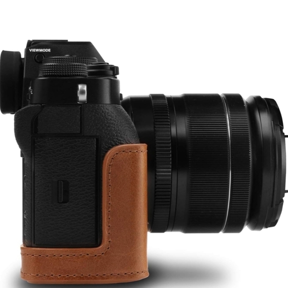 MegaGear MG1551 Ever Ready Genuine Leather Camera Case for Fujifilm X-T3 - Picture 14 of 15